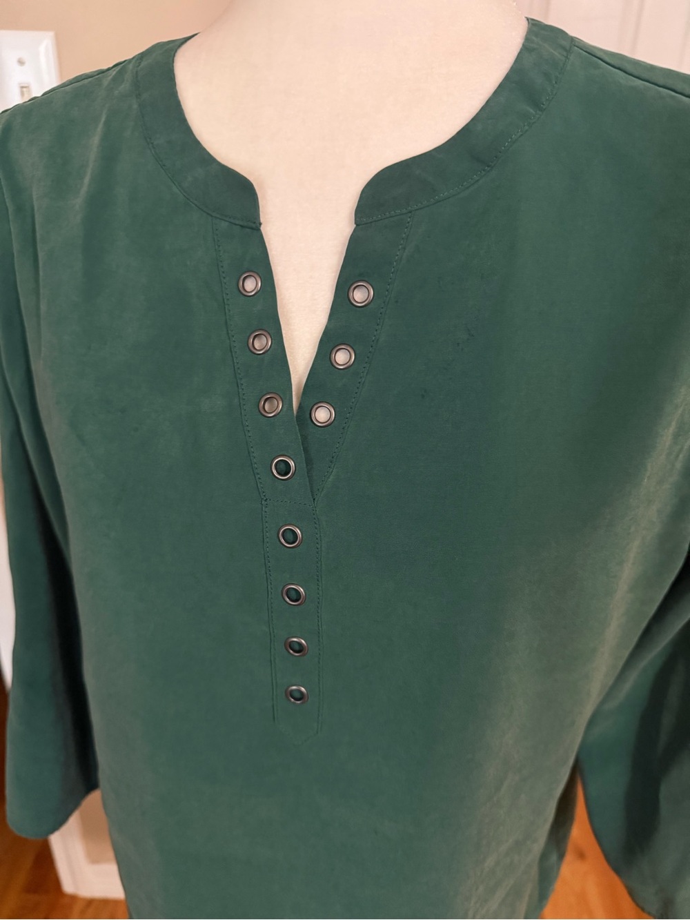 Chico's Dark Green 3/4 Sleeve Top with Eyelet Placket